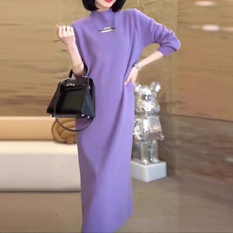 Платье с полувысоким воротником с темпераментом пальто женское осенне-зимнее средней длины свободное и стройнящее однотонное трикотажное платье-свитер