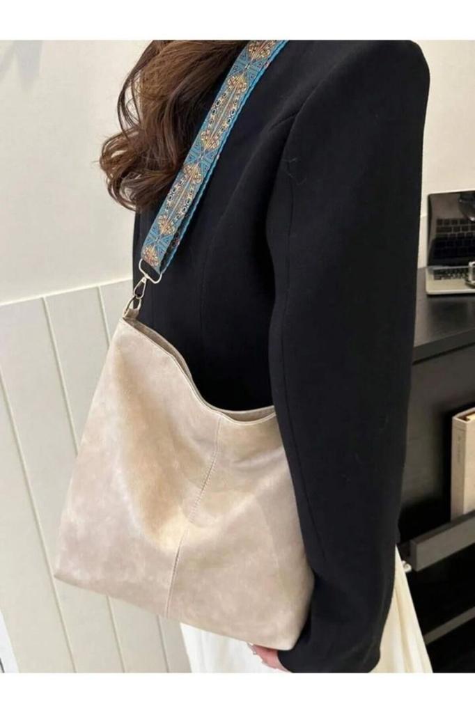 Женская стильная и полезная сумка на плечо Кремовая женская роскошная сумка на плечо с узорчатым ремешком и застежкой-молнией Качественное исполнение и мягкая искусственная кожа