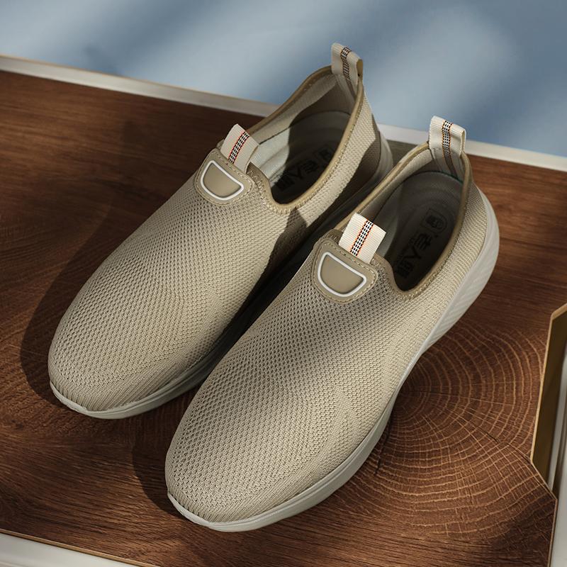 Fashion Slip-On Walking Shoes Men Breathable Hiking Casual Shoes Male Comfortable Loafers Summer All-match Flats Lightweight Mesh Shoes