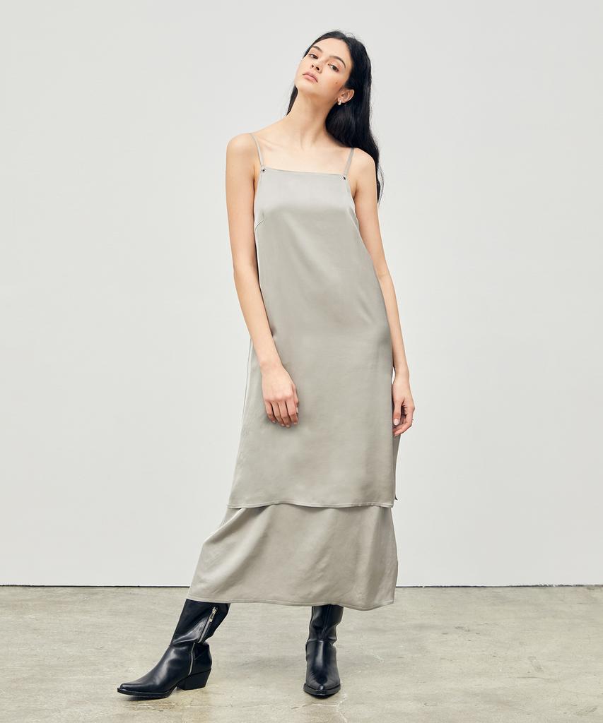 Onneu Tiered Slip Long Dress Khaki-Grey