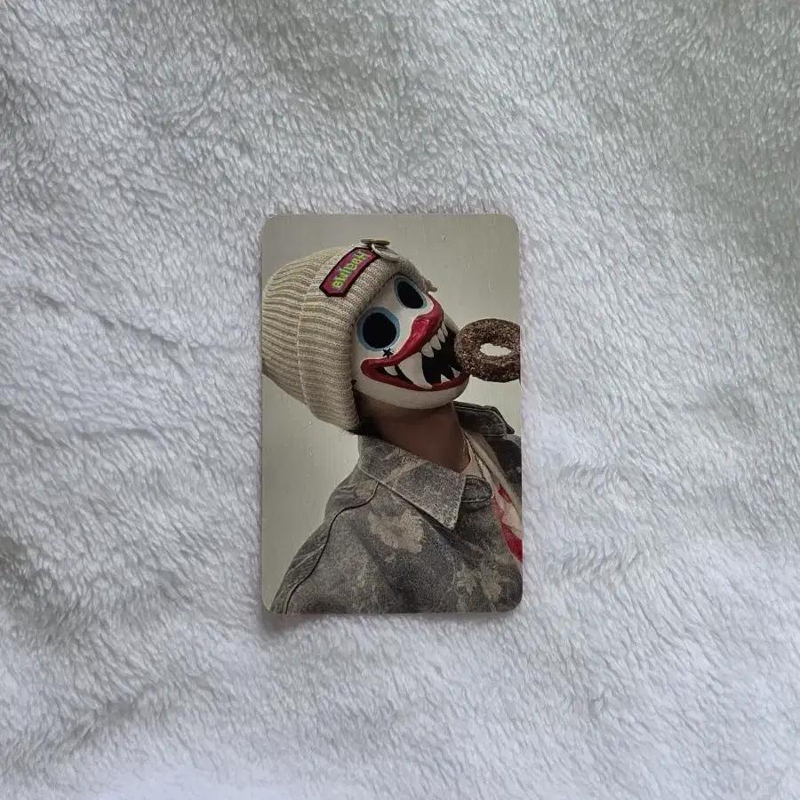 HRTZ.WAV and music show photocard