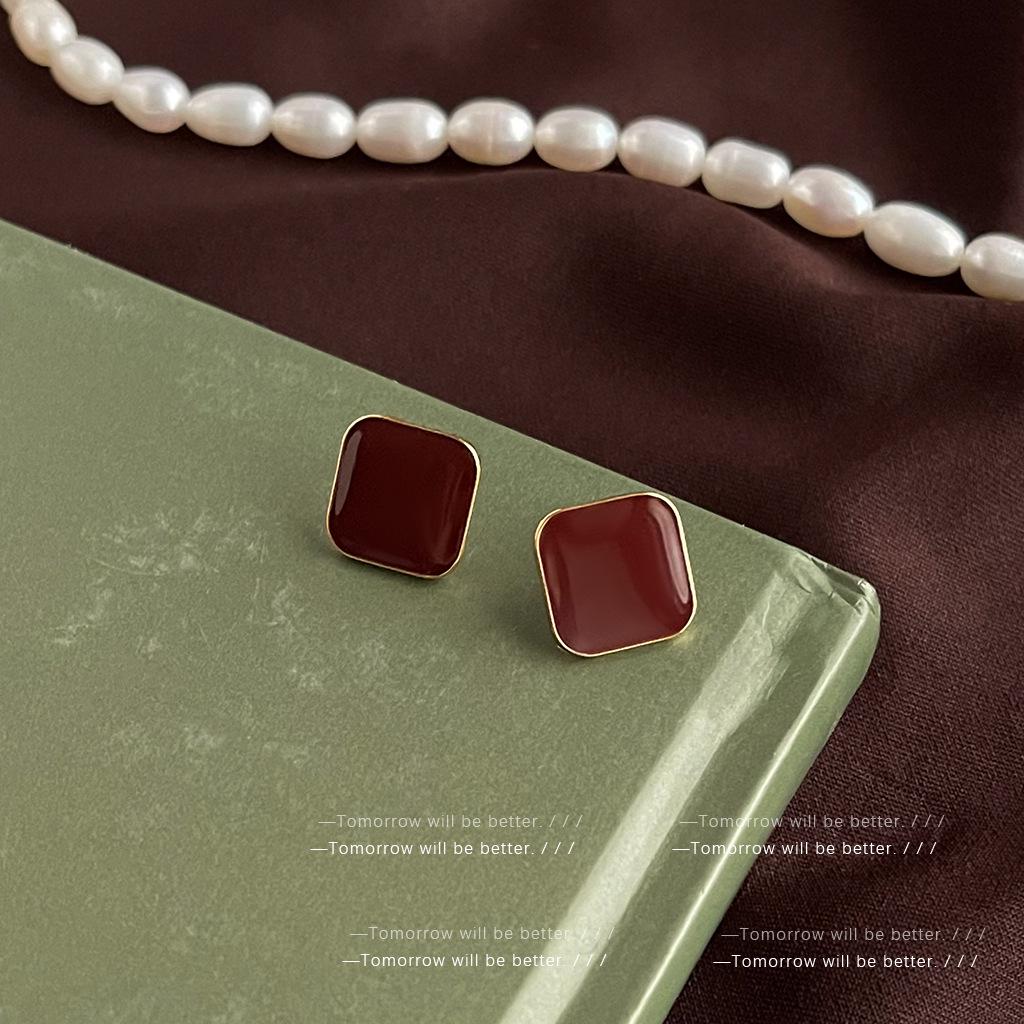 French Red Oil Drop Earrings - Retro, High-End, Light Luxury, Medieval Style for Women