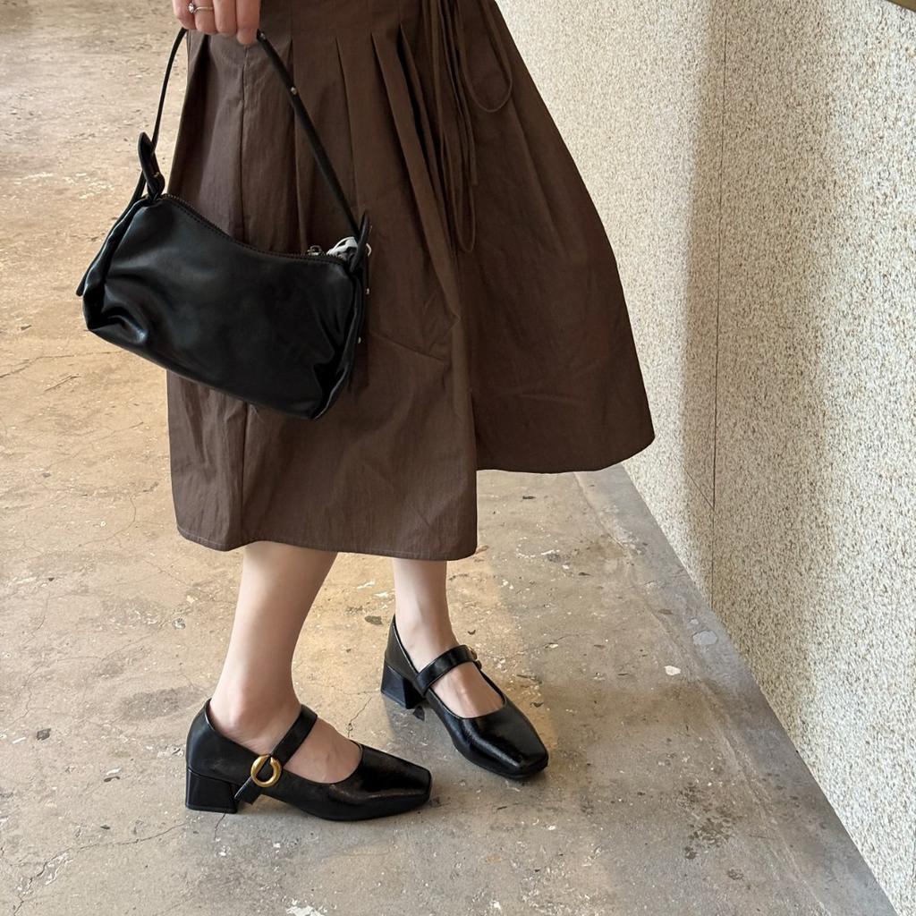 Vintage Mary Jane Small Leather Shoes Women's 2025 Women's Autumn New Versatile Single Shoes Thick Heel Square Head Velcro High Heels