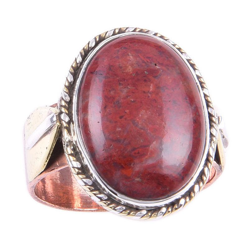 Кольцо из двухцветного серебра 925 пробы с натуральным красным драгоценным камнем яшмой S.8 s5B14