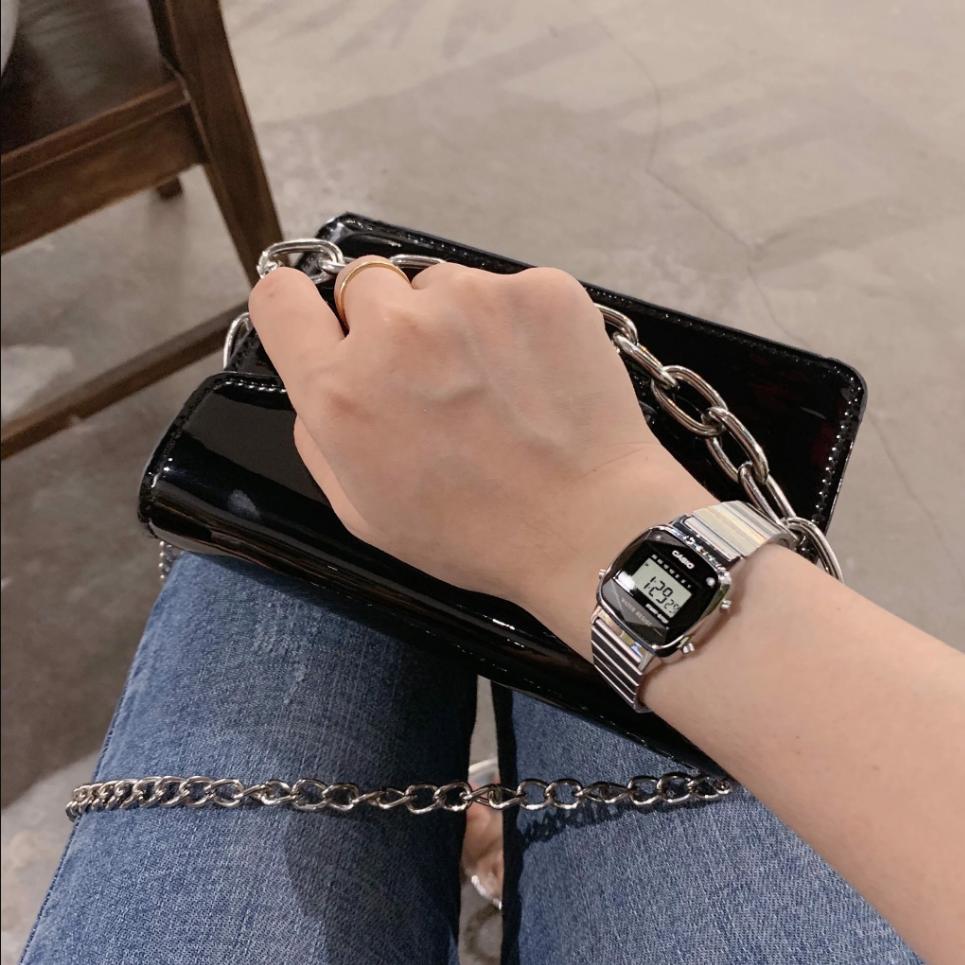 Casio LA670WA-1DF Ежедневный будильник цифровые женские часы