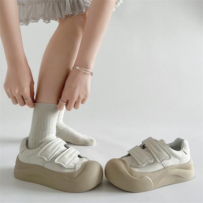 Универсальные белые туфли на платформе с круглым носком и липучками, женские новые летние легкие спортивные туфли с низким верхом 2025 года