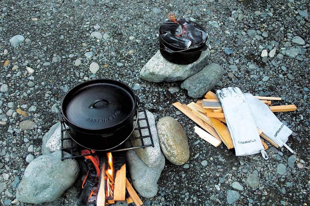 CAPTAIN STAG Camping Barbecue Dutch Oven Cast Iron 20cm No Seasoning Required UG-3045