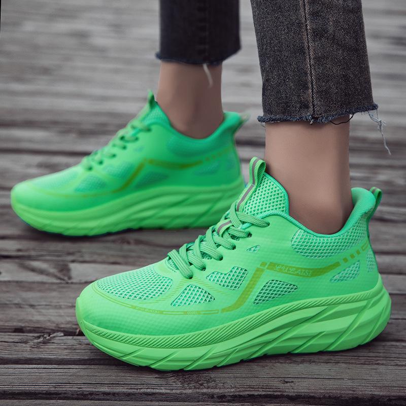 2026 new men's shoes mesh casual sports shoes couple fashion breathable shoes children