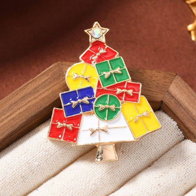 Vintage Christmas Brooch European and American Style Enamel Christmas Tree Santa Claus Snowflake Brooch Pin Boots Snowman Bell Ornament