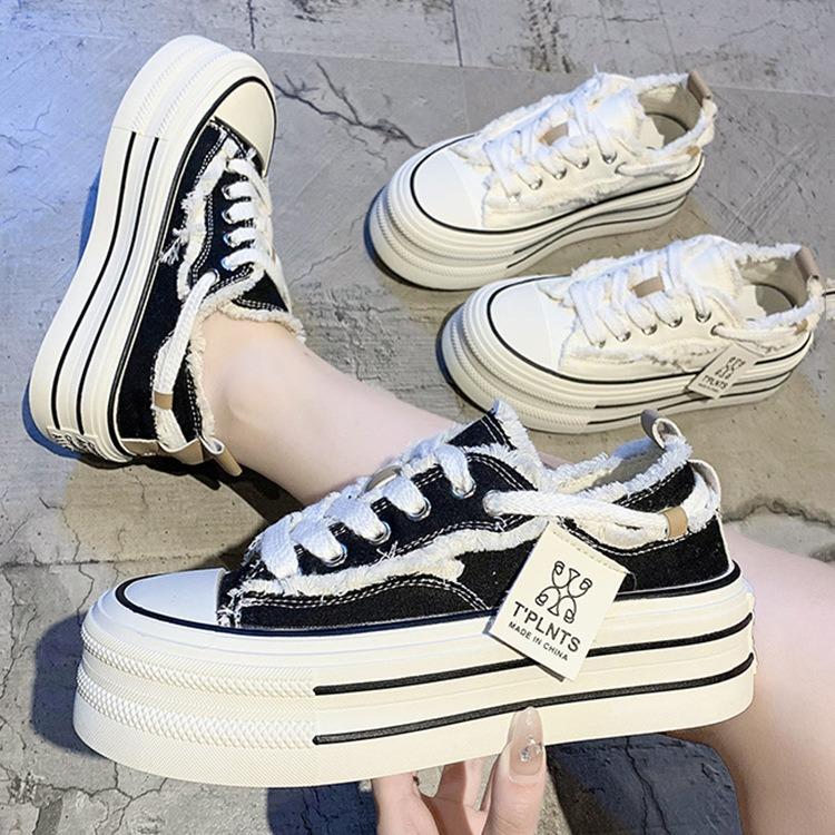 Популярные парусиновые туфли летние женские 2025 новые маленькие белые туфли маффин борд туфли тонкие дышащие иностранные повседневные женские туфли