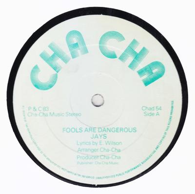 12-дюймовая пластинка JAYS / WILD BUNCH - Fools Are Dangerous / Dangerous CHAD54 Ча-ча 1983 Великобритания Регги, Ска и Даб Б/У