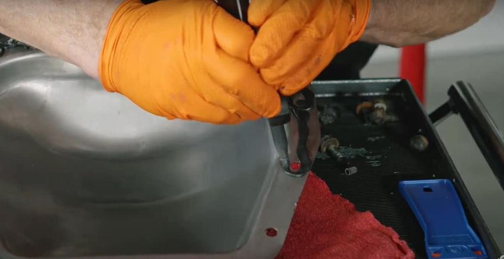 Ультрачерный герметик 3,3 унции тюбик картонная коробка 12 штук (82180-C)