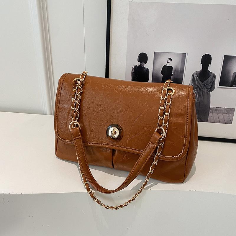 Сумка женская сумка-мессенджер 2024 года, новинка осени и зимы, вместительная, универсальная, популярная в этом году сумка на одно плечо с цепочкой