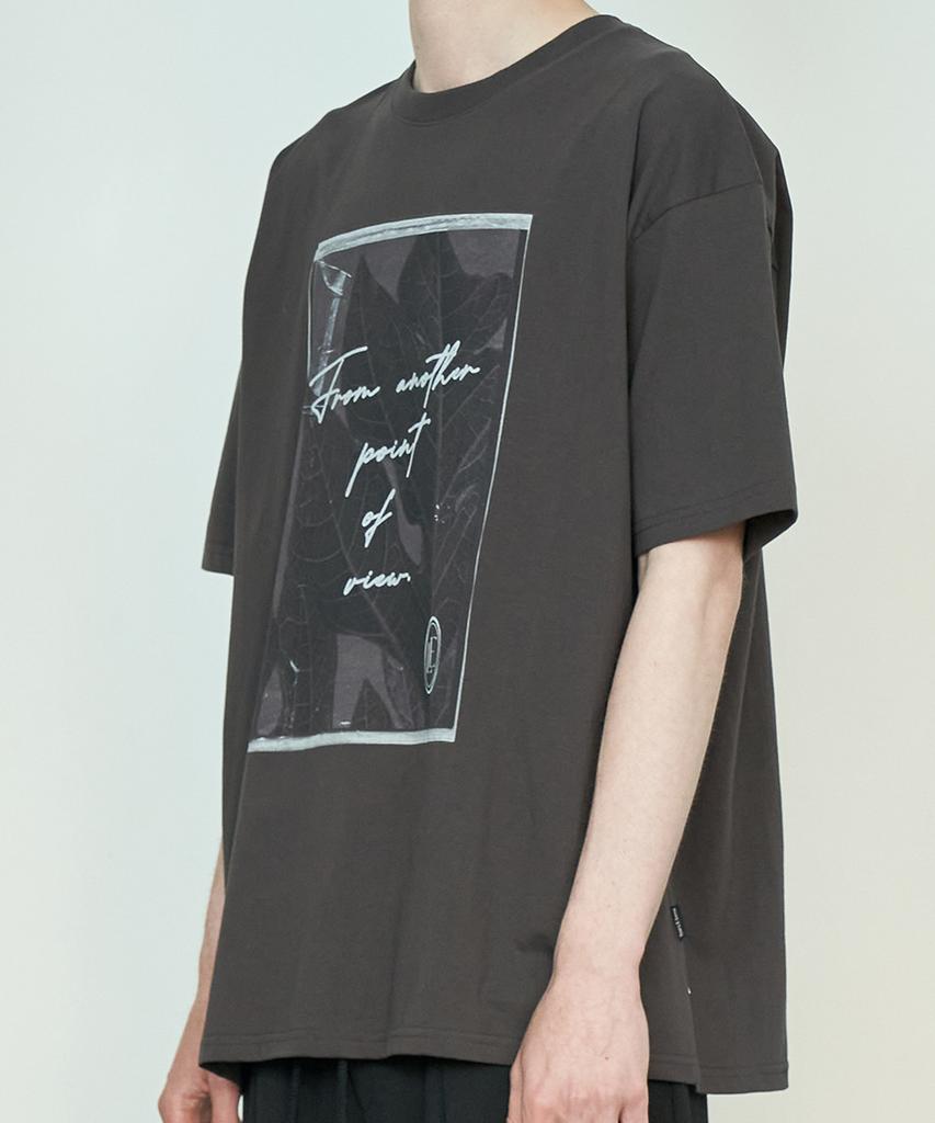 TRIP LE SENS Point Of View Oversized Short Sleeve Tee_Charcoal
