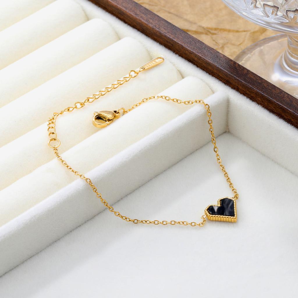 Woman Romantic Cute Black Heart Charm Rolo Chain Bracelets Korean Fashion Delicate Tiny Love Shape Charm Minimalist Accessories