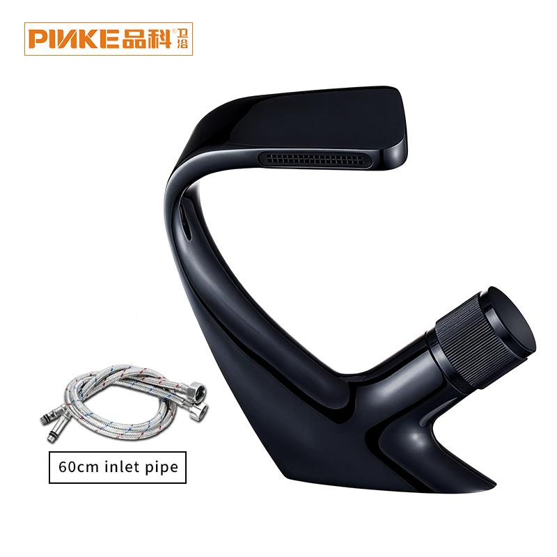 New Design Hotel Luxury Waterfall Golden Single Handle Brass Ceramic Valve Core Deck Mount Modern Bathroom Basin Faucet