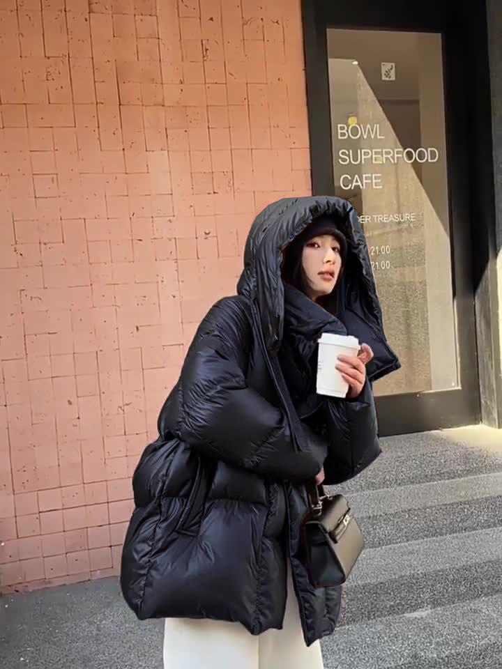 2024 корейская версия женской пуховой куртки, свободная версия, модная иностранная модель, маленькая белая теплая куртка с капюшоном на утином пуху