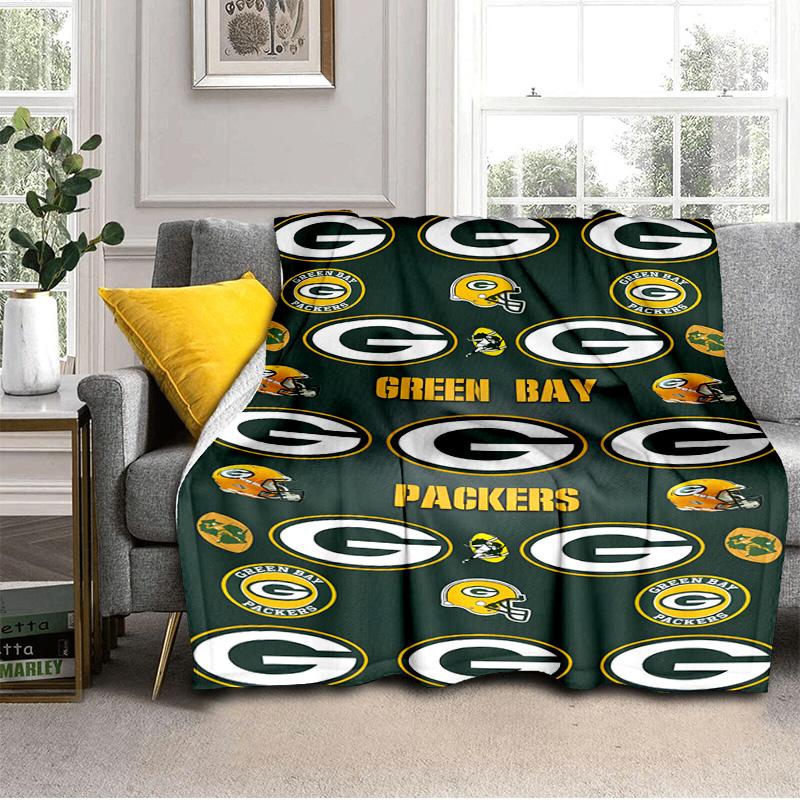 Green Bay Packers Logo Blanket Outdoor Flannel Blanket for Camping, Hiking, Garden Parties, Picnic Essentials,gift for family and friends