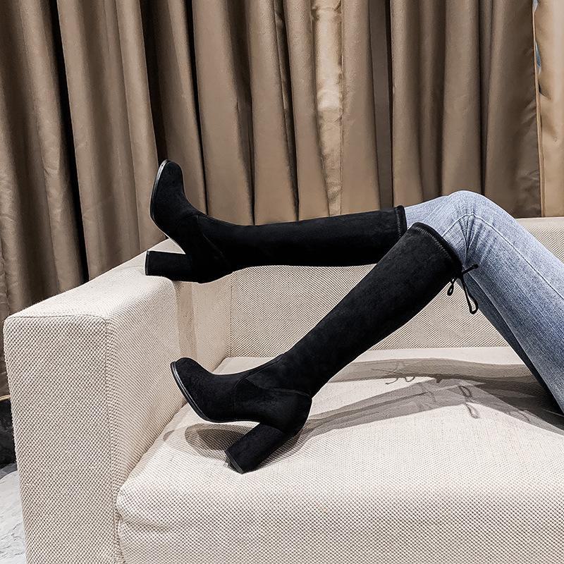 Женские сапоги из эластичной замши длиной до колена на высоком каблуке - Осень/Зима 2024 г. Длинные сапоги с круглым носком