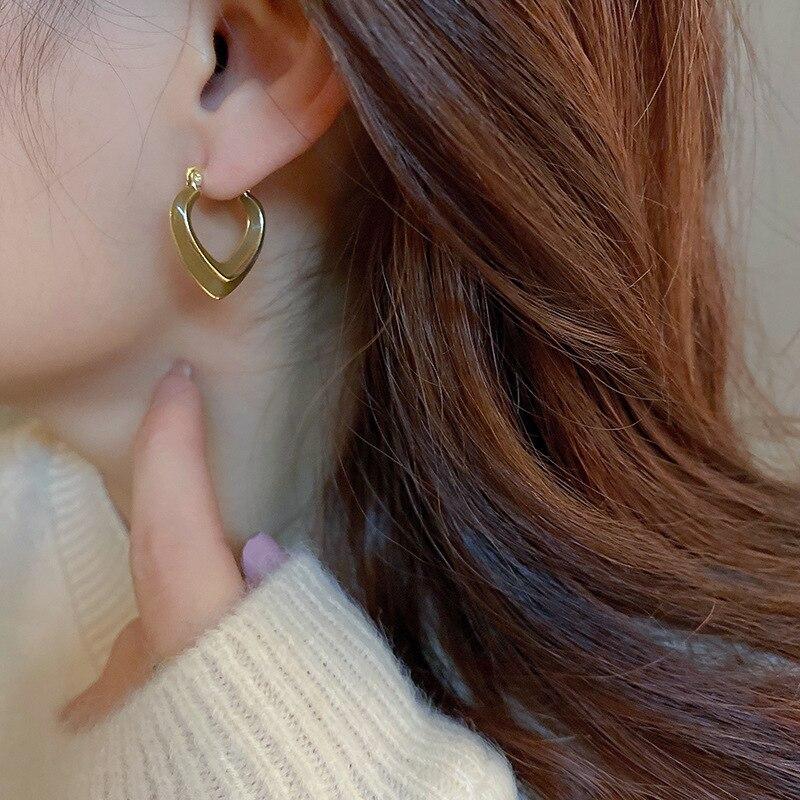 Minimalist Simple Fashionable Stylish Blue Red Green Brown Color Heart Metallic Women Earrings New Arrival Korean Style Brincos JewelrySimple Jewelry