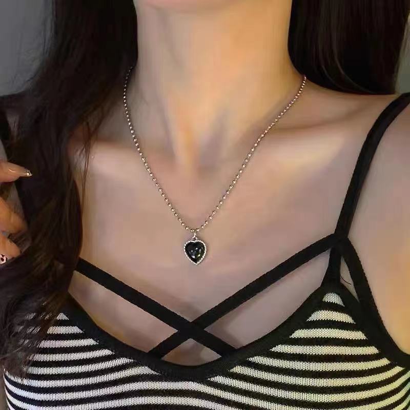 Простое ожерелье в форме сердца, женская ключичная цепочка, легкая, роскошная, нишевая, простая, холодный ветер, студентка, знаменитость в Интернете, универсальный тип