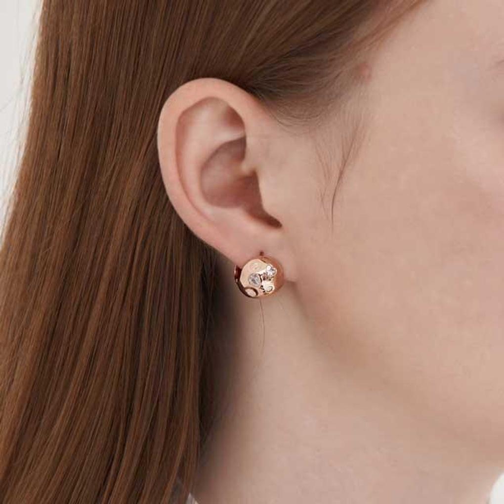 Серьги-гвоздики из золота 14K GF с резным шариком из камня C24EGF208