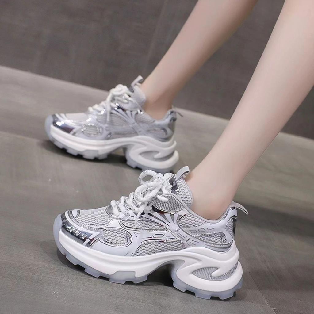 Женские кроссовки для пап на толстой подошве 2024 года, летние, новые сетчатые, дышащие и легкие, кроссовки для бега, подчеркивающие маленькие ноги и увеличивающие рост, женская обувь