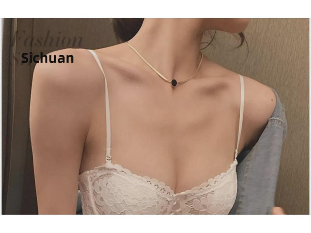 Комплект нижнего белья из французского кружева с вышивкой: Мягкий бюстгальтер-полукубок на косточках из хлопка, идеально подходит для всех размеров груди