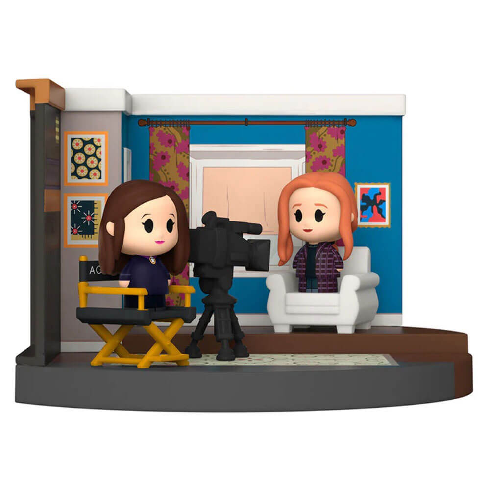 Эксклюзивный мини-момент с Вандой и Агатой из сериала WandaVision 2000 года в США