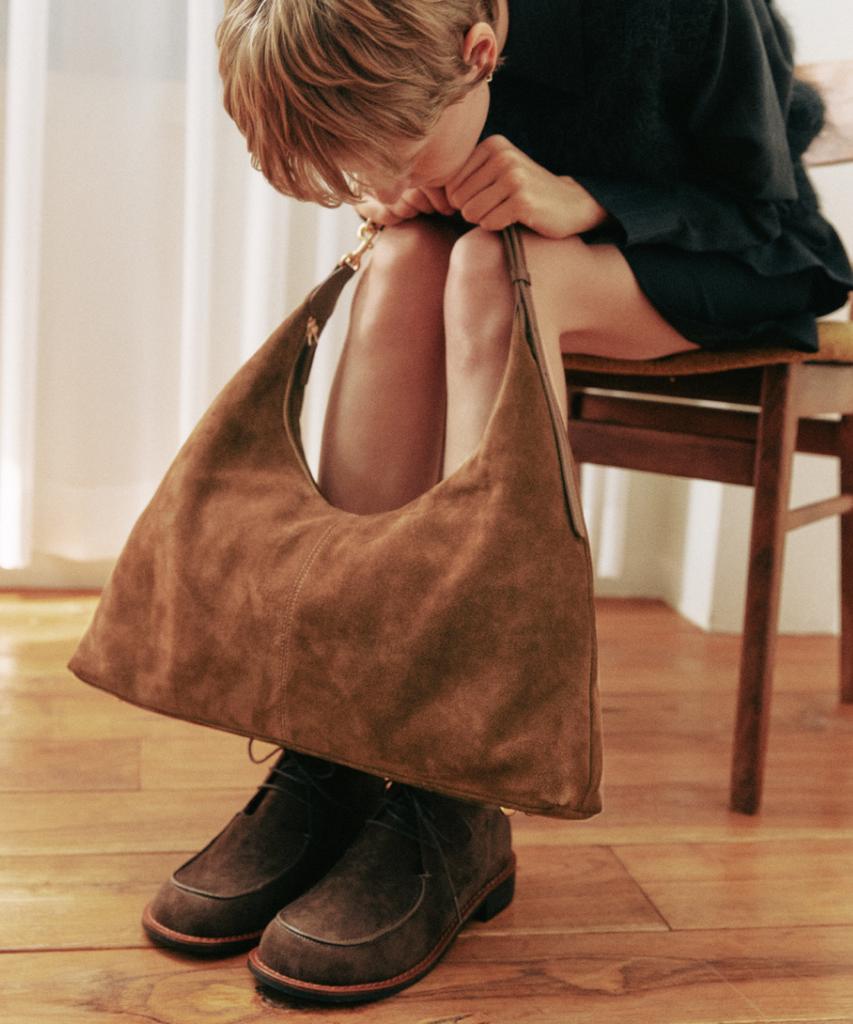 Komorebi Museum B05-5 Cow Leather Buckle Round Hobo Bag_Suede Mocha