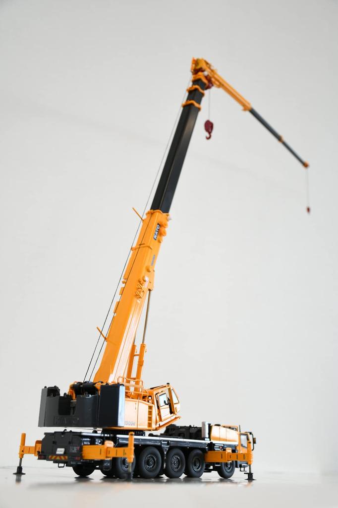 Kato Works KATO All Terrain Crane Scale Miniature KA-1300R 1/50