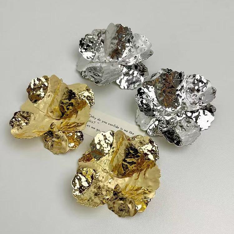 Ретро Преувеличенные Минималистичные Металлические Цветы Уникальные Серьги Холодный Ветер Легкая Роскошь Высокий Сенс Серьги-Листья Серьги