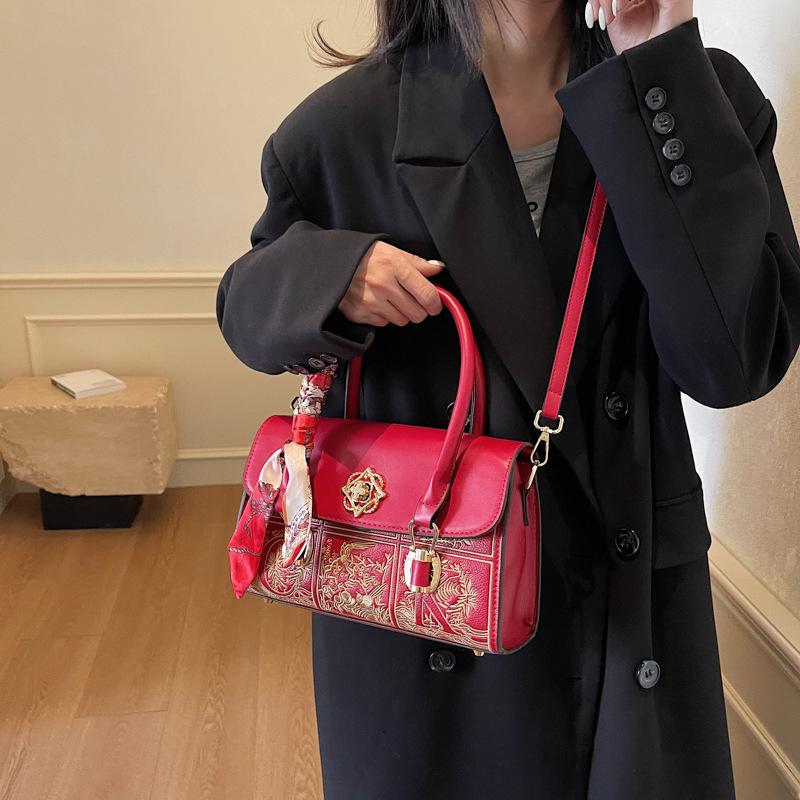 Большая вместительная женская сумка с вышивкой в китайском стиле, новая китайская свадебная банкетная сумка, повседневная сумка из искусственной кожи с магнитной пряжкой
