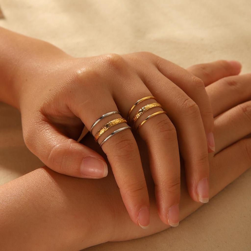 Европейско-американский стиль Титановая сталь Открытое кольцо - 18K Золото, Не выцветает, Трехслойный линейный дизайн для женщин