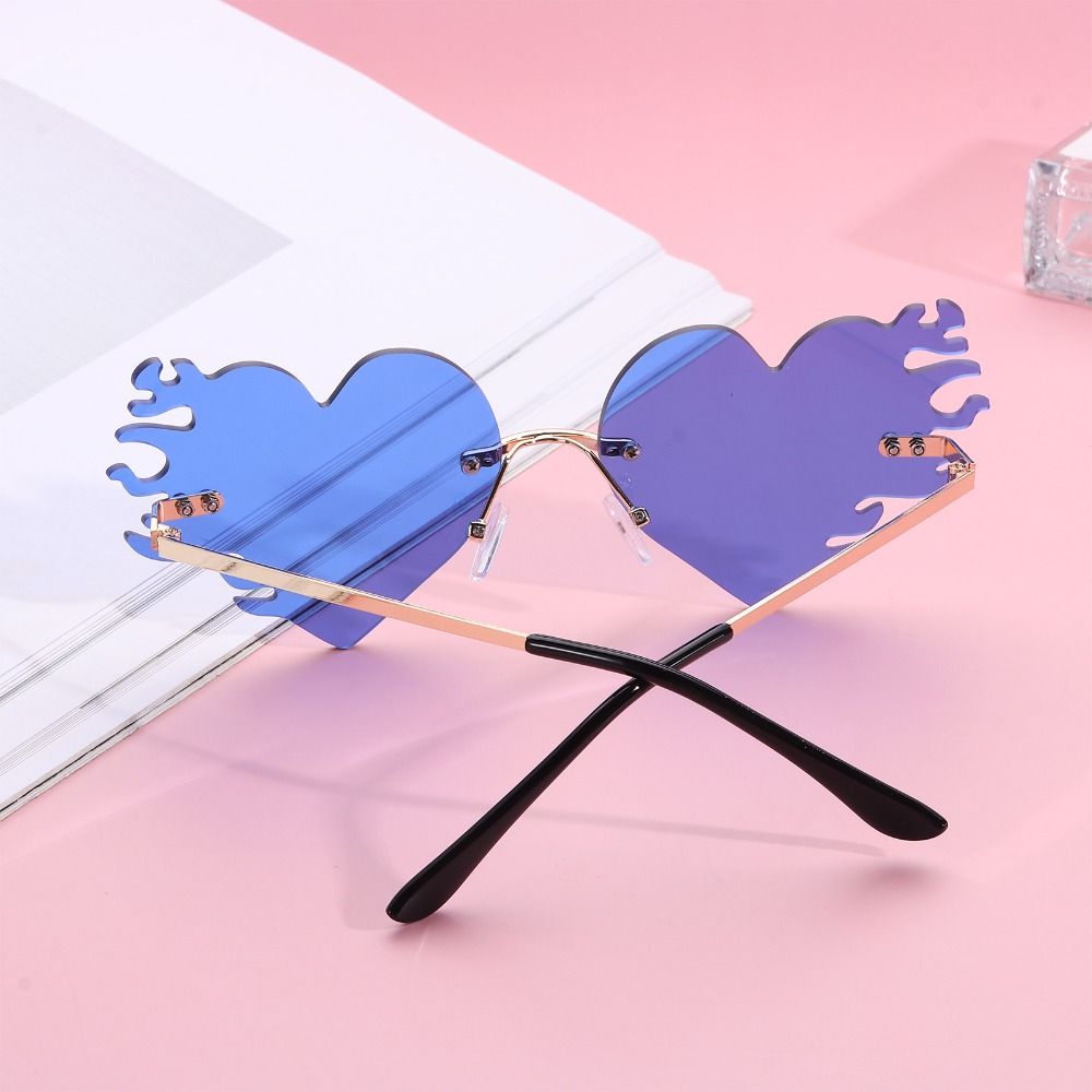 Солнцезащитные очки в форме сердца с защитой UV400, очки для Хэллоуина для женщин и мужчин
