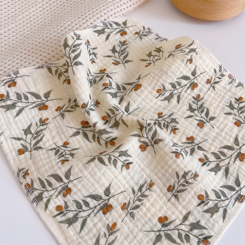 New Cute Baby Cotton Gauze Feeding Saliva Towel Kerchief Soft Cartoon Burp Cloths Newborn Bib Bathing Towel for Boy Girl Bibs