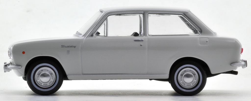 Tomica Limited Vintage Sunny 1000 Sedan DX Finished Product 1/64 LV-N83c 2-Door (White)