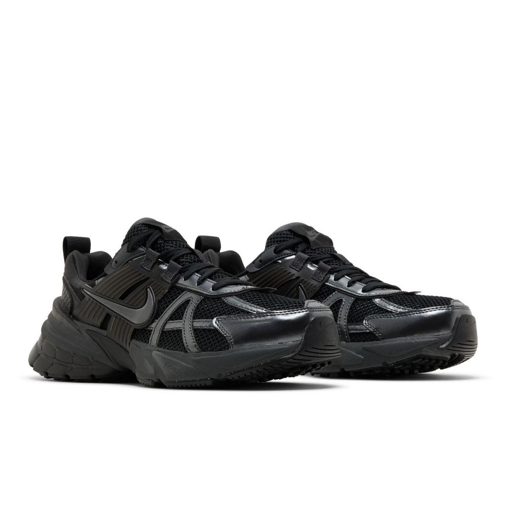 Nike V2K Run 'Черный Антрацит' (унисекс) Черные / Антрацитовые / Темно-дымчато-серые Беговые кроссовки HJ4497 001
