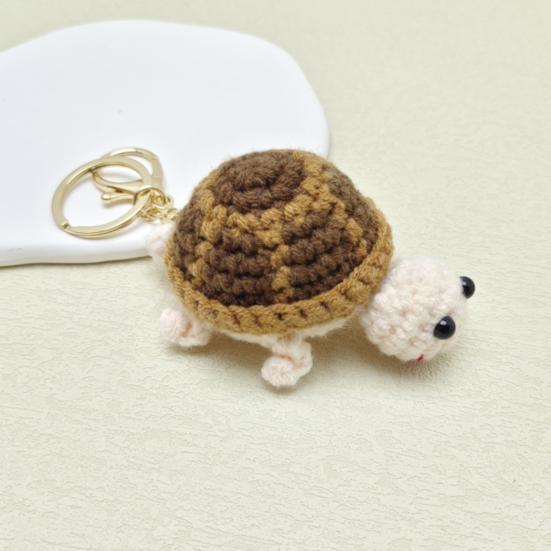Вязаный брелок Черепаха Изысканная пряжа крючком Компактный размер Портативный брелок Мультяшный стиль