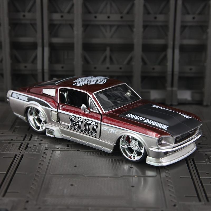 Майсто 1:Металлическая модель 1967 Ford Mustang GT, Классический спортивный автомобиль, Статичный орнамент и Коллекционный подарок