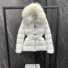 Короткая пуховая куртка с капюшоном и воротником из меха лисы, приталенная, женская, размер M, домашняя, утепленная, теплая куртка