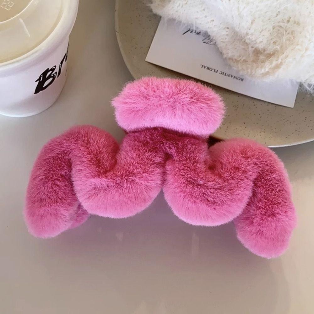 New Korean Autumn Winter M-shaped Plush Hair Claw For Women Large Hair Clip Headwear Fashion Shark Clip Hair Accessories