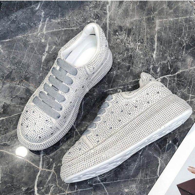 Женские туфли на платформе с блестящими стразами. Универсальная модная повседневная обувь. Женская спортивная обувь.