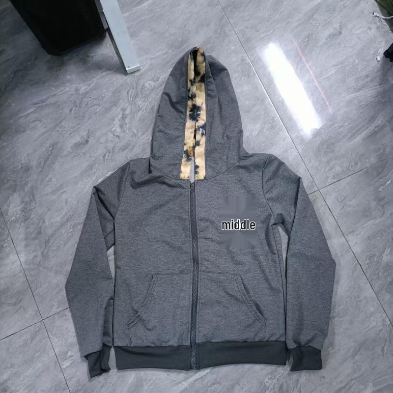 Флисовая куртка в американском стиле с вышитой молнией, рамкой с буквой и шапкой - женский Y2K дизайн с перекрестными ссылками