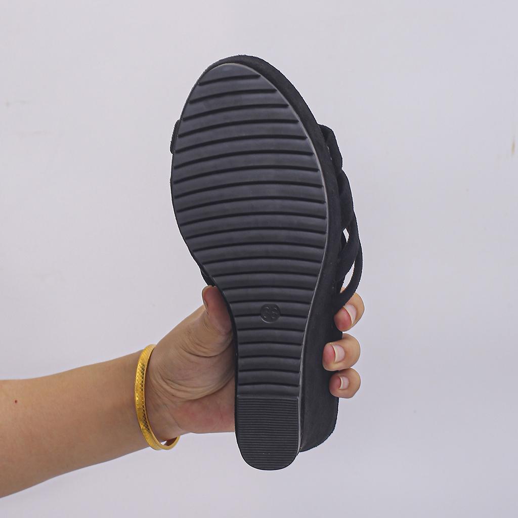 Мода Новая Мода Золотые Босоножки на Танкетке для Женщин Летние Плетеные Ремешки Массивные Босоножки на Платформе Женские Толстая Подошва Нескользящие Пляжные Шлепанцы