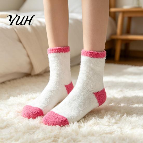 Thickened Thermal Socks 1 Pair Women Fuzzy for Valentine's Day, Warm Fluffy Coral Fleece Thick Sleeping Slipper Socks, Fall Winter Gift Holiday