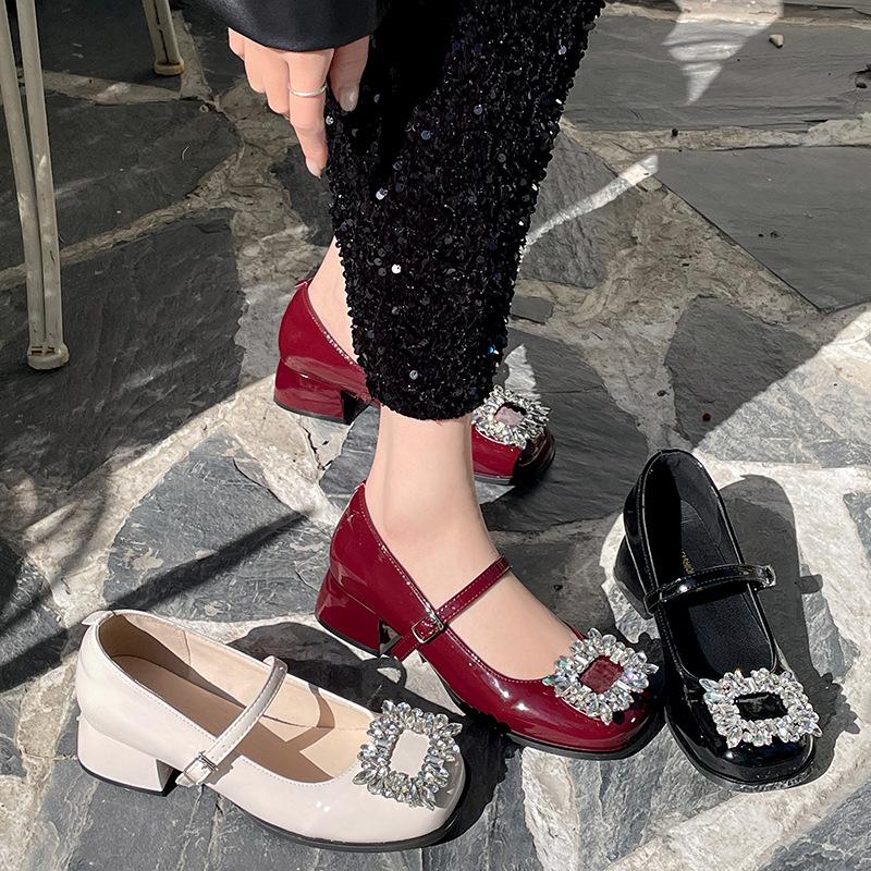 White Xiaoxiangfeng Thick Heel Small Leather Shoes Women's 2025 New Spring and Autumn Versatile Skirt Light Mouth Mary Jane Single Shoes