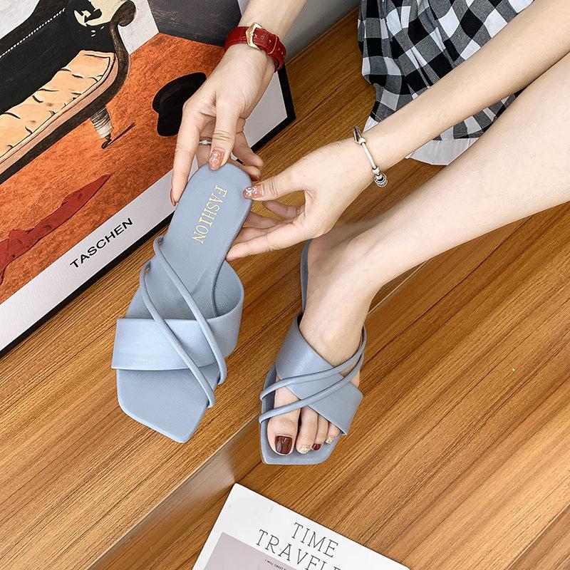 Тапочки женские 2025 новые женские туфли летние корейские версии рыбий рот плоские подошвы классные тапочки женская верхняя одежда тапочки женские