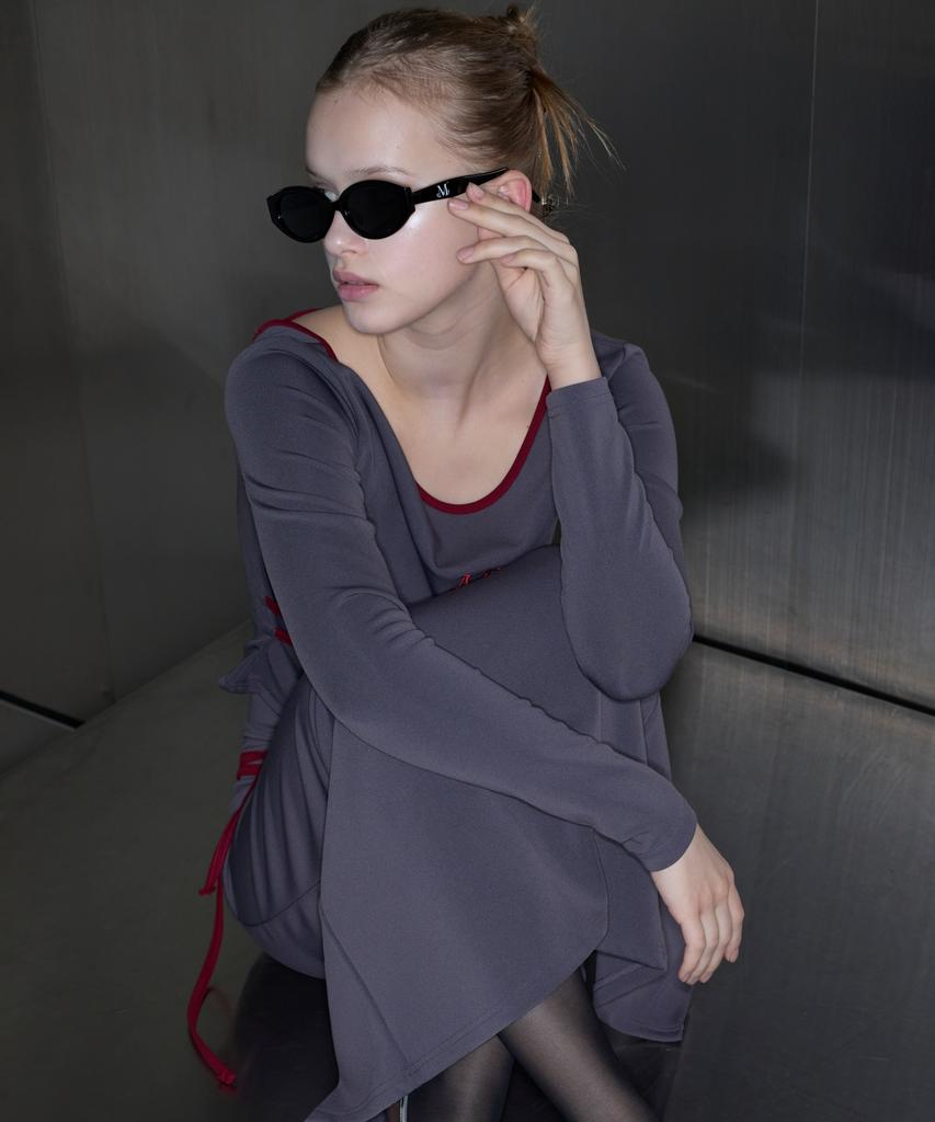 MUCENT Signature Logo Point Sunglasses Unisex
