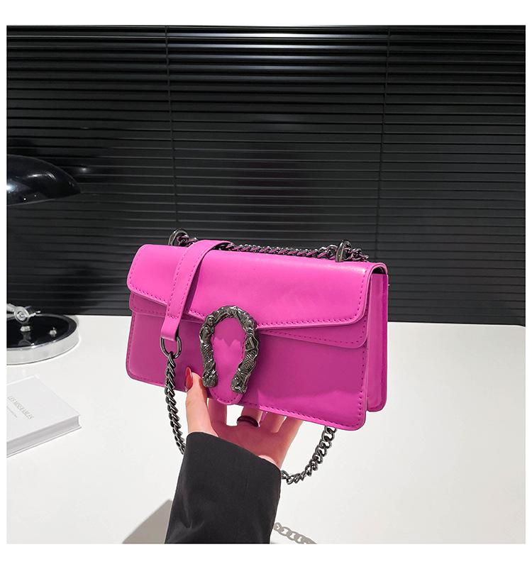 Модная женская квадратная сумка через плечо на цепи 2025 года